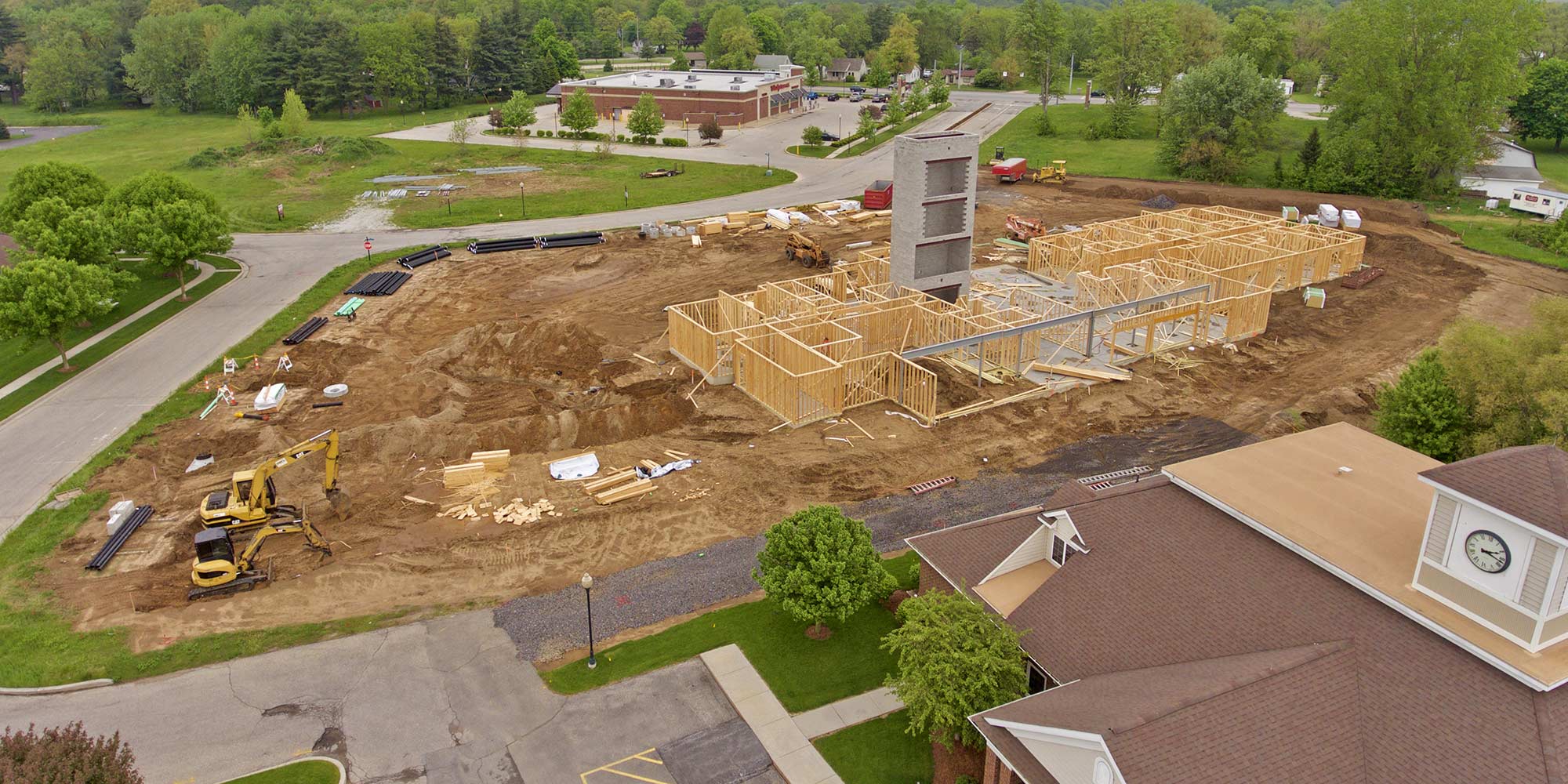 Portfolio of commercial construction projects including office space and retail in Goshen, Elkhart, Middlebury, Warsaw, Mishawaka and South Bend, Indiana.